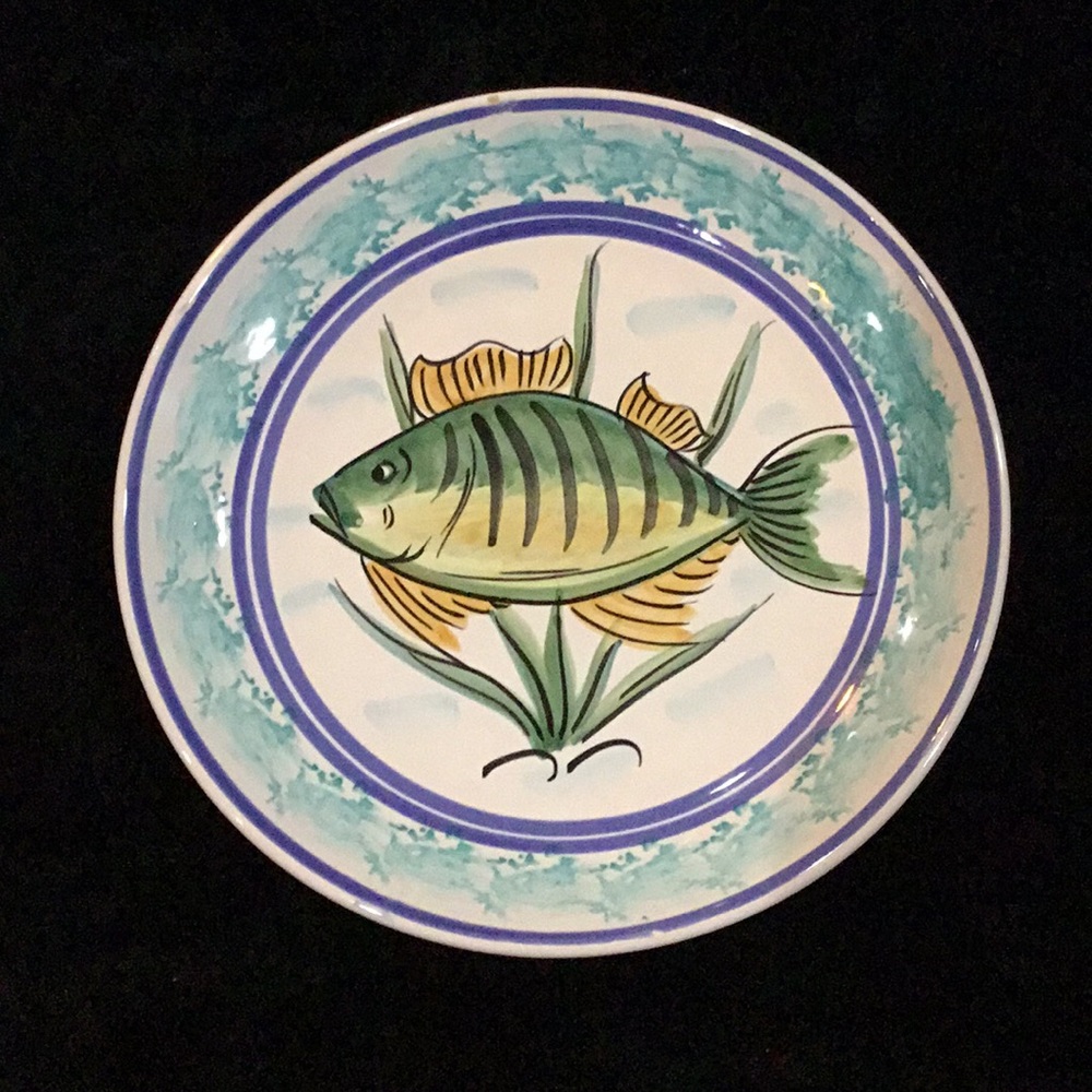 Fish serving dish